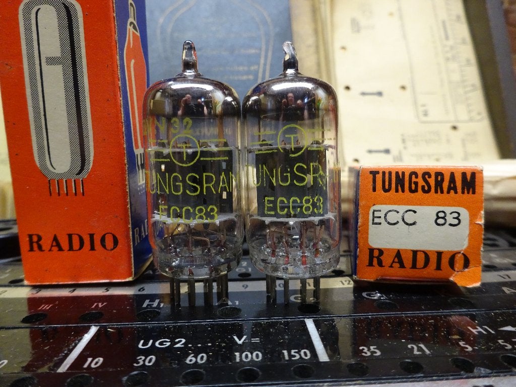 matched paartje ECC83 van tungsram nieuw in doos . NOS ., Ophalen of Verzenden