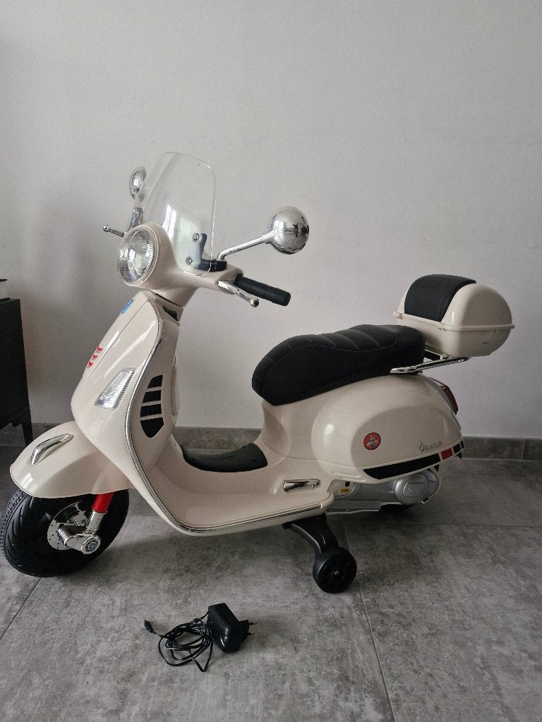 Vespa elektrische kinder scooter, Ophalen, Gebruikt