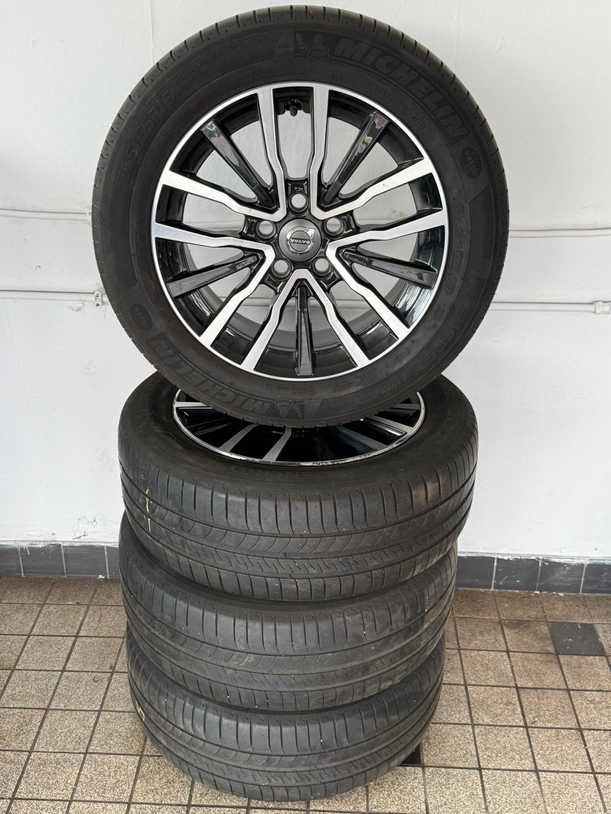 Originele Volvo velgen met zomerbanden 205/55/16, Auto-onderdelen, Banden en Velgen, Ophalen, Gebruikt, 16 inch, Banden en Velgen