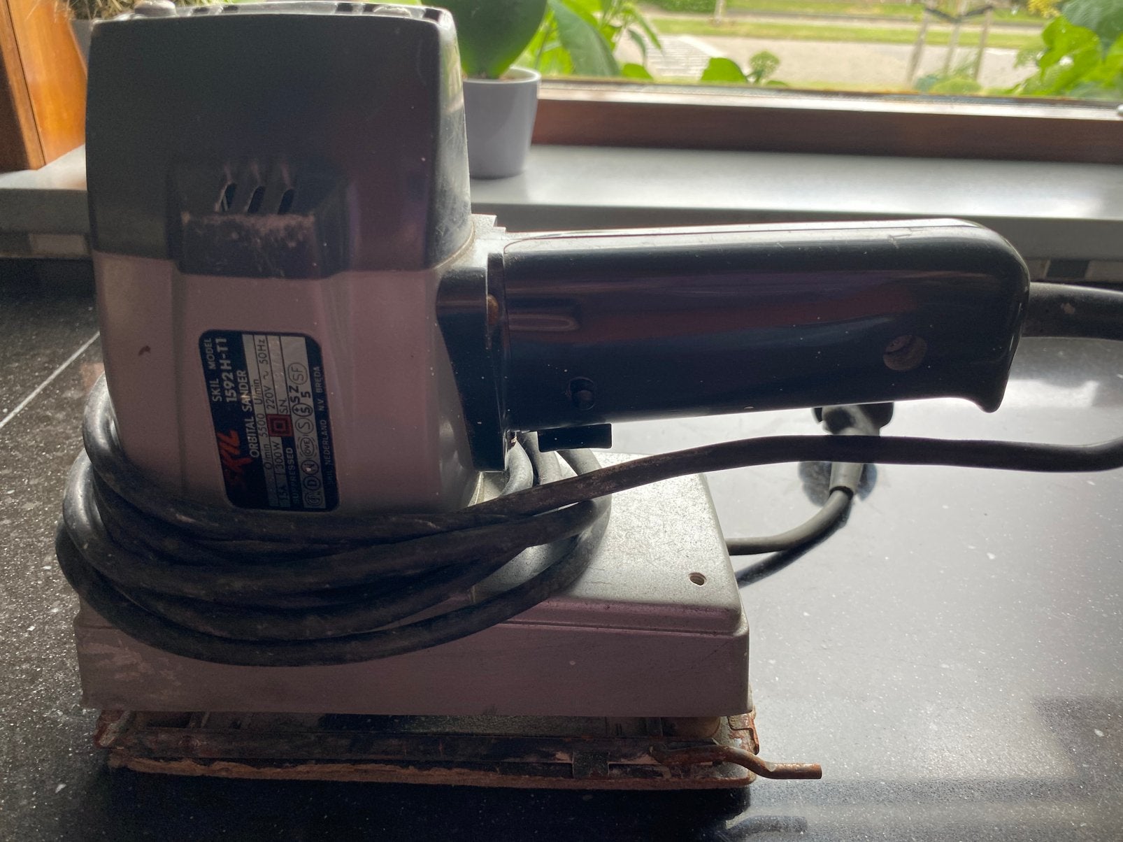Skil 1592H-T1 Vlakschuurmachine - 300W, Ophalen of Verzenden, Gebruikt, Minder dan 600 watt, Vlakschuurmachine