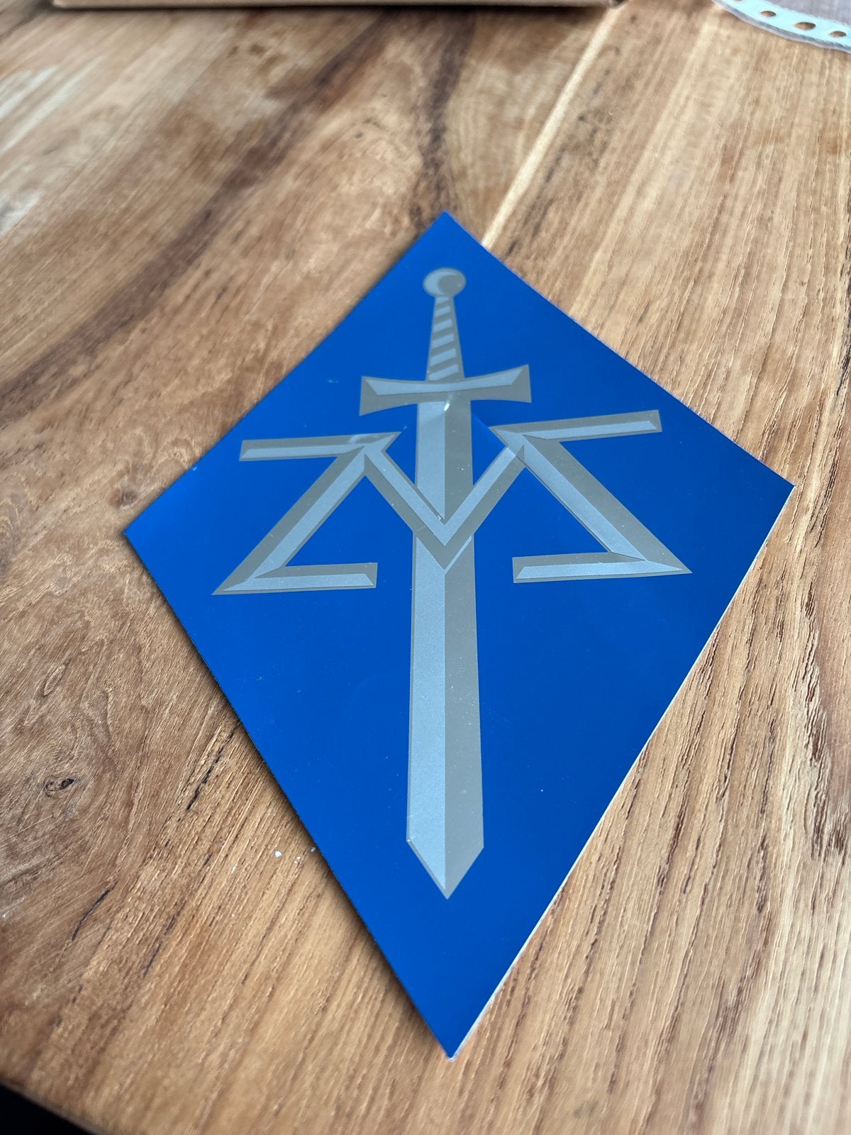 Sticker met zwaard en symbolen - Blauw/Zilver, Ophalen of Verzenden, Nieuw, Sticker