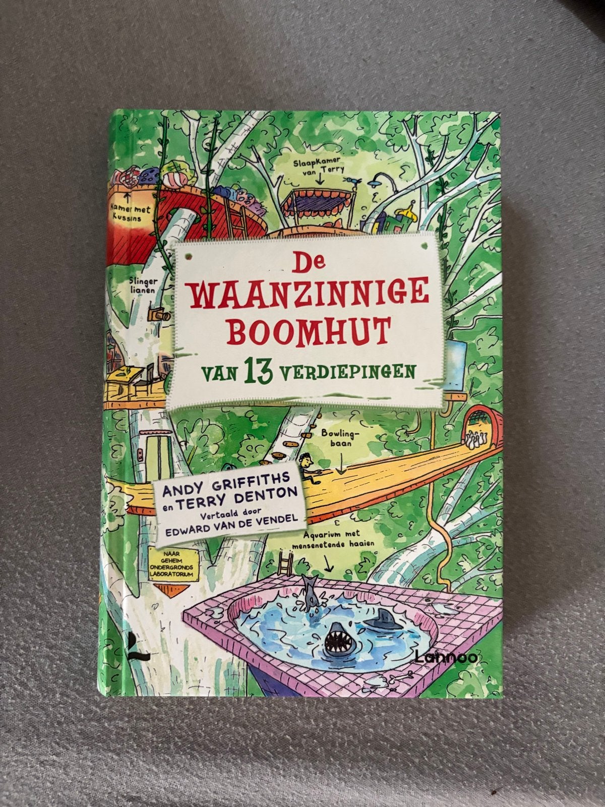 De Waanzinnige Boomhut van 13 Verdiepingen - Andy Griffiths, Ophalen of Verzenden, Zo goed als nieuw, Fictie