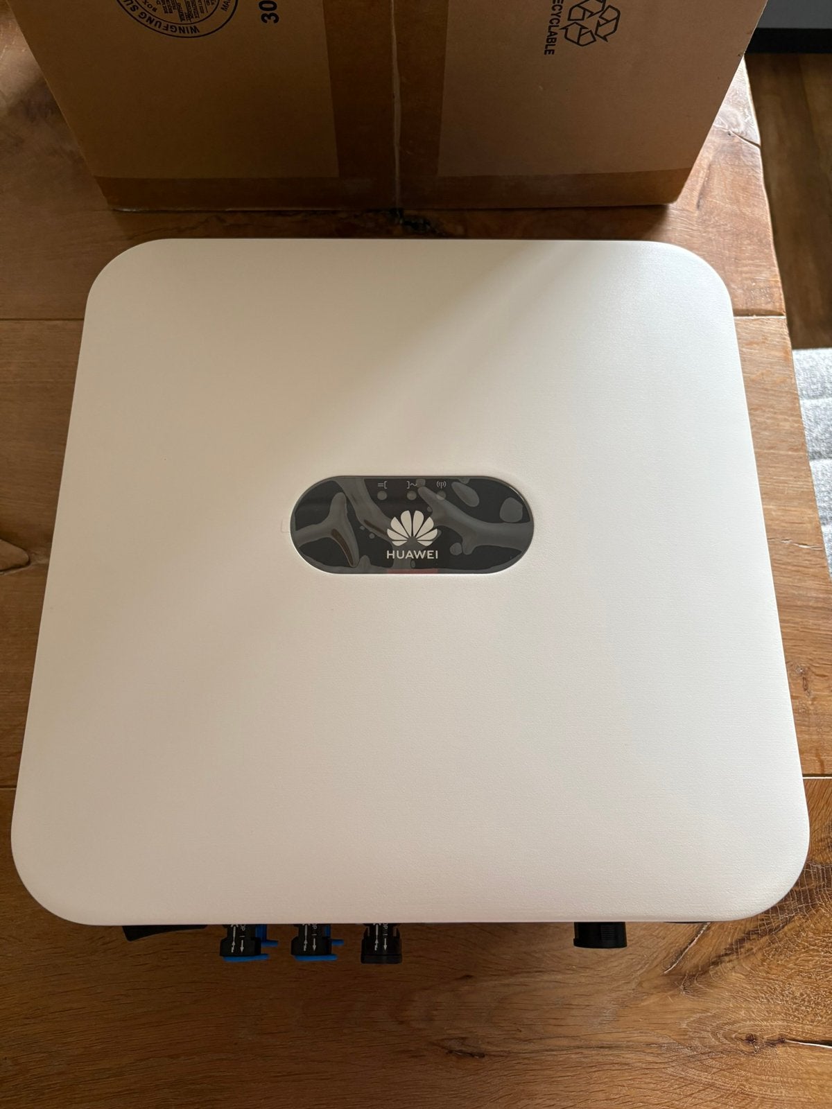 Nieuwe Huawei SUN2000-4KTL-L1 omvormer met dongel, Doe-het-zelf en Verbouw, Zonnepanelen en Toebehoren, Ophalen, Nieuw, Overige typen