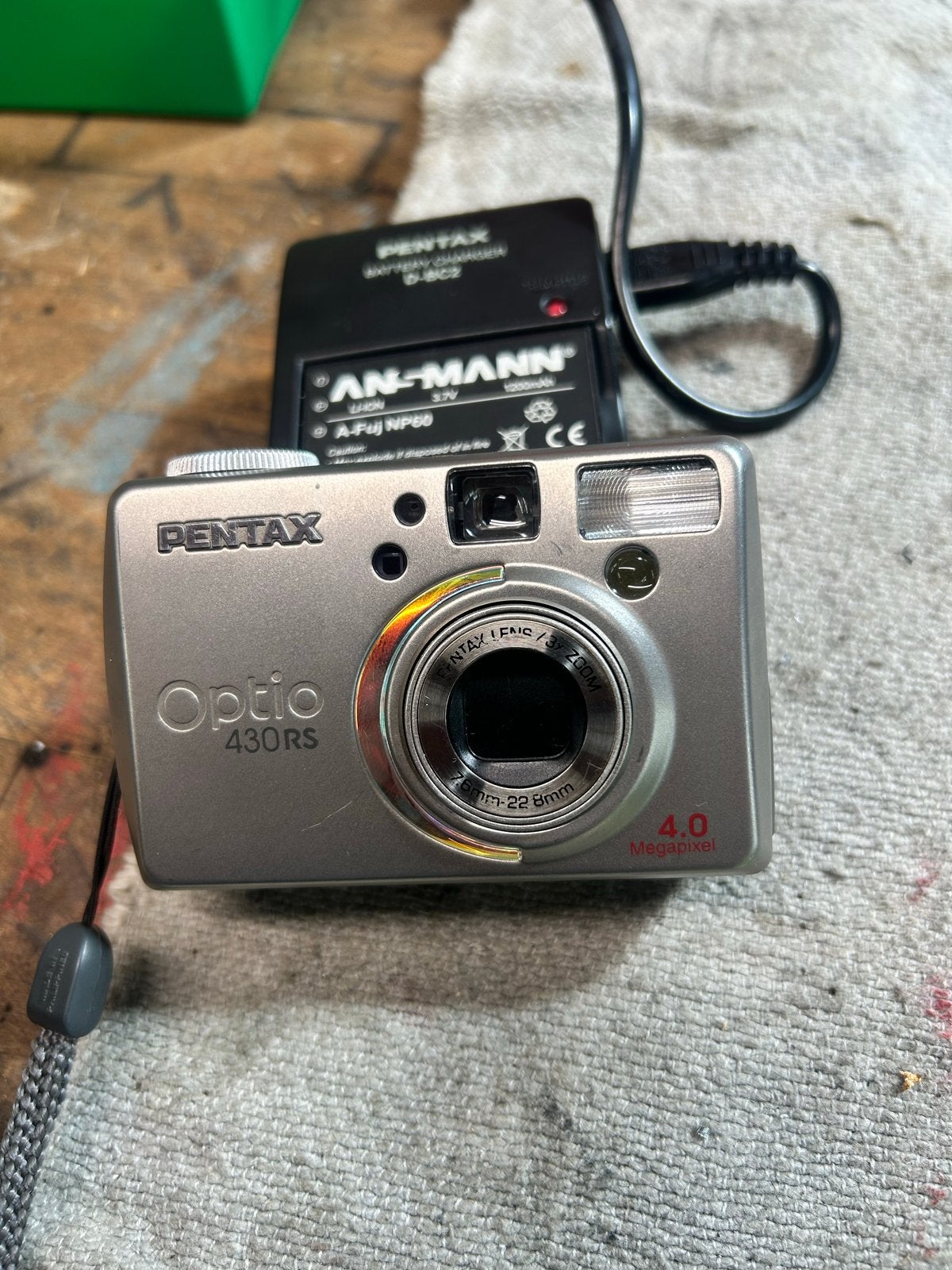 Pentax Optio 430RS Digitale met Oplader, Gebruikt, Compactcamera, 4 t/m 7 keer, Accu