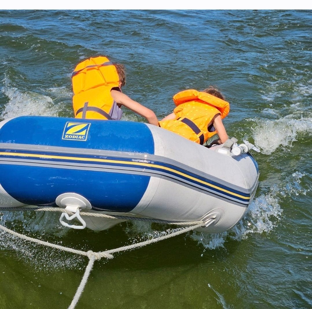 Suzuki 2.5 PK buitenboordmotor met gratis Zodiac bootje, Ophalen