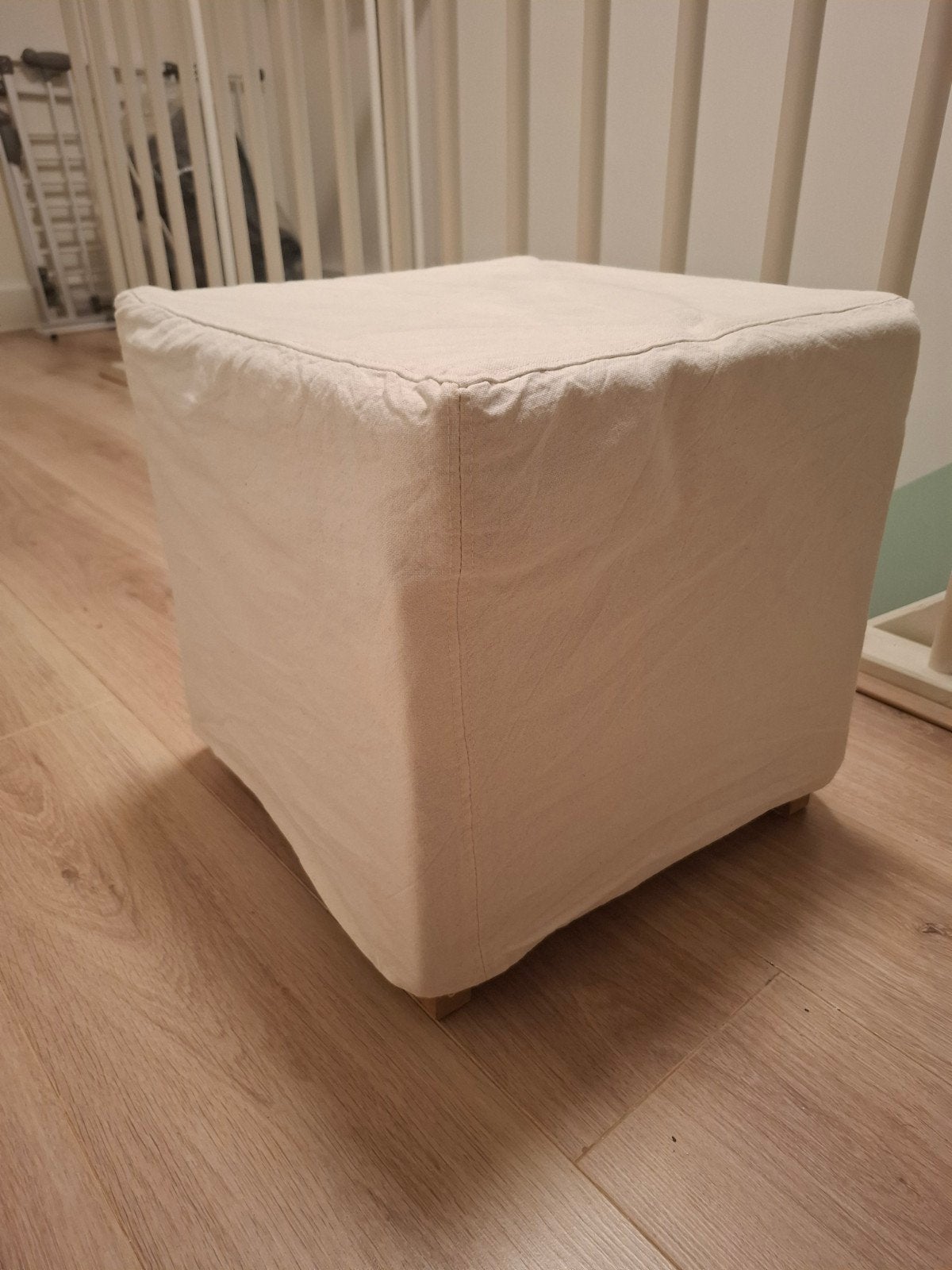 Witte poef/voetenbank, Ophalen, Minder dan 50 cm, Gebruikt, Vierkant