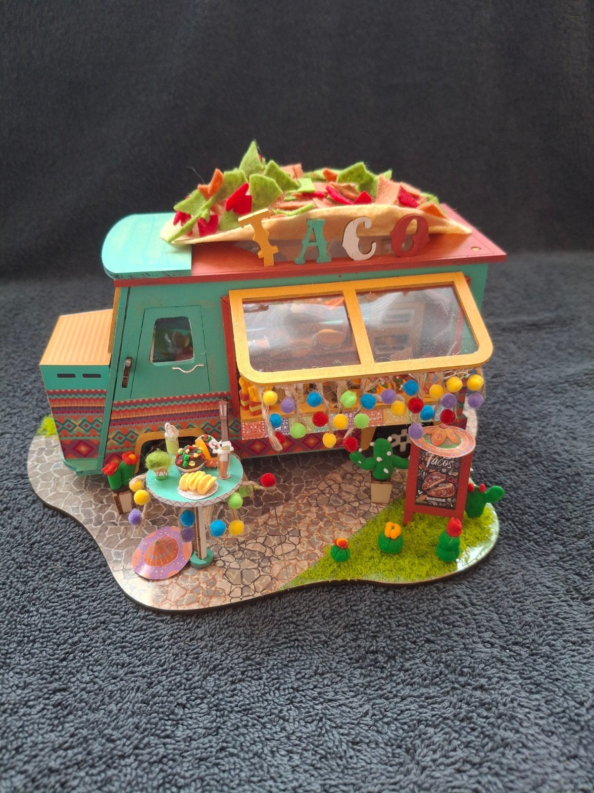 Miniatuur huisje Taco met verlichting, Ophalen of Verzenden, Zo goed als nieuw, 1:50 of kleiner