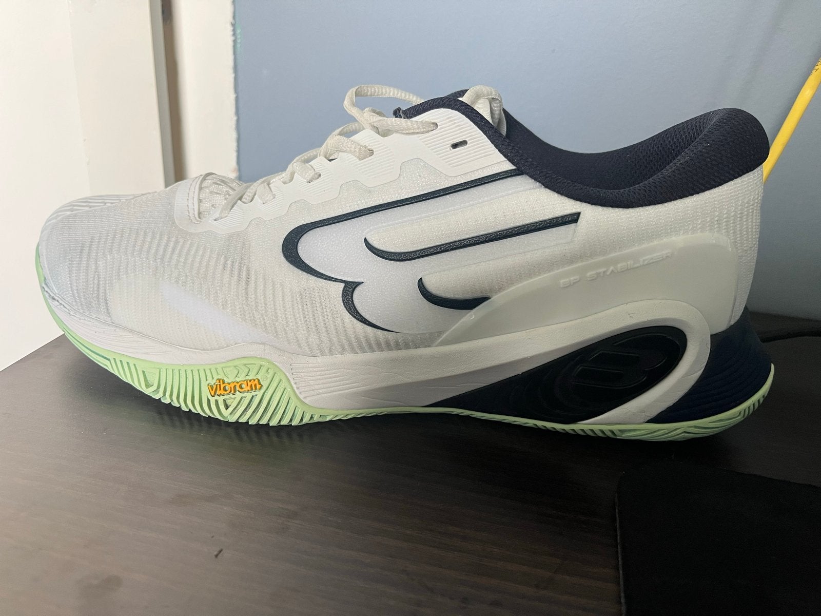 Bullpadel Hack Vibram Padel Schoenen - Maat 44, Ophalen of Verzenden, Zo goed als nieuw, Wit, Sneakers of Gympen