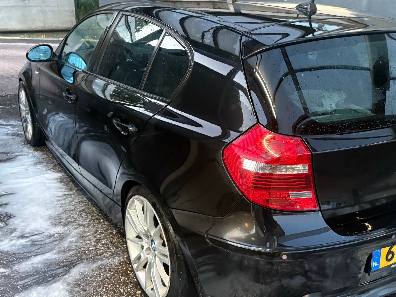 BMW 1-Serie 2.0 120I 5DR 2007 Zwart 170 pk en dakraam, 1-Serie, Achterwielaandrijving, 1995 cc, 4 cilinders