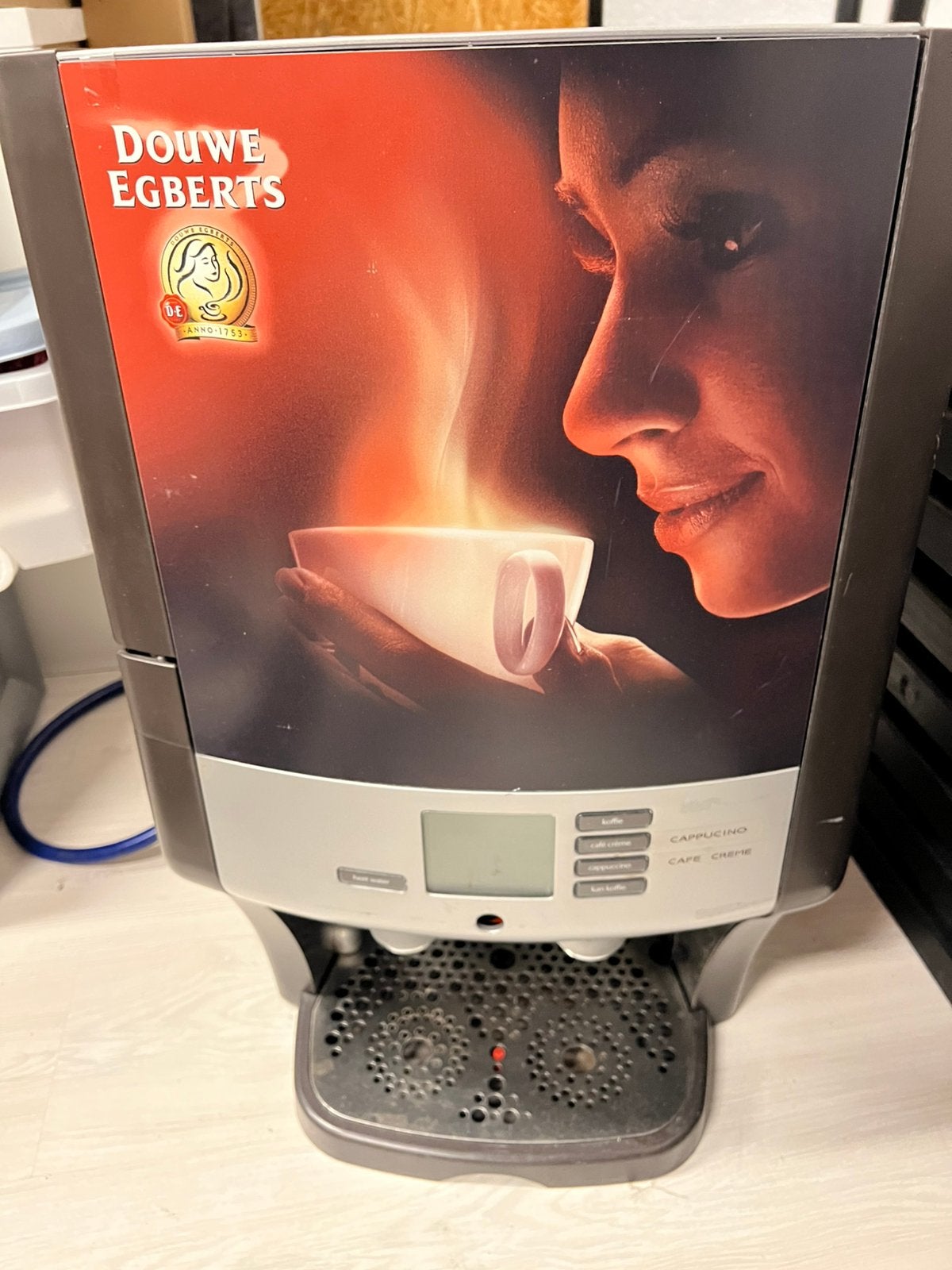 Koffie automaat DouweEgberts C60, Witgoed en Apparatuur, Koffiezetapparaten, 10 kopjes of meer, Ophalen, Gebruikt, Koffiemachine