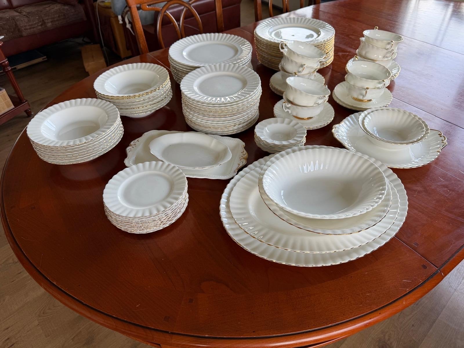 Groot Royal Albert Val d'Or servies - 90+ delig, Ophalen, Gebruikt, Klassiek, Royal Albert