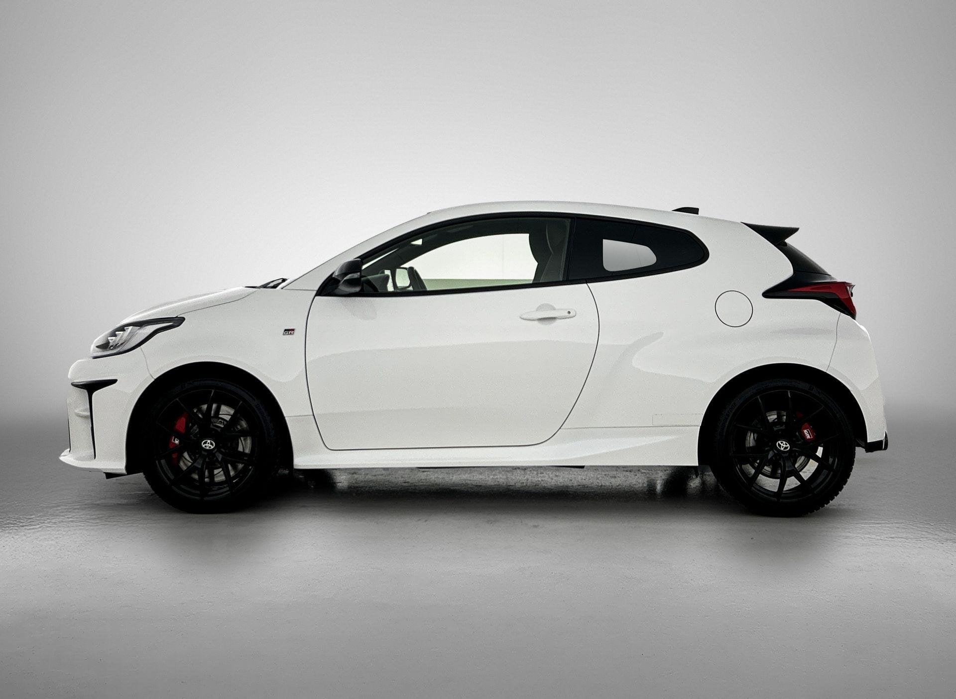 Toyota Yaris 1.6 GR Performance WRC 261 PK | cruise control, 13 km/l, 1618 cc, Gebruikt, Euro 6