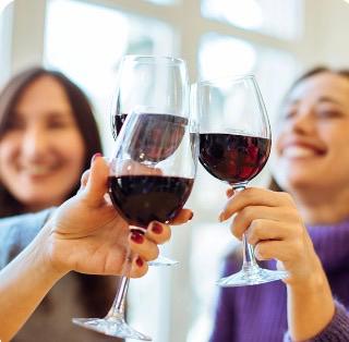 Voucher voor een Luxe wijnproeverij aan huis (6p), Drie personen of meer