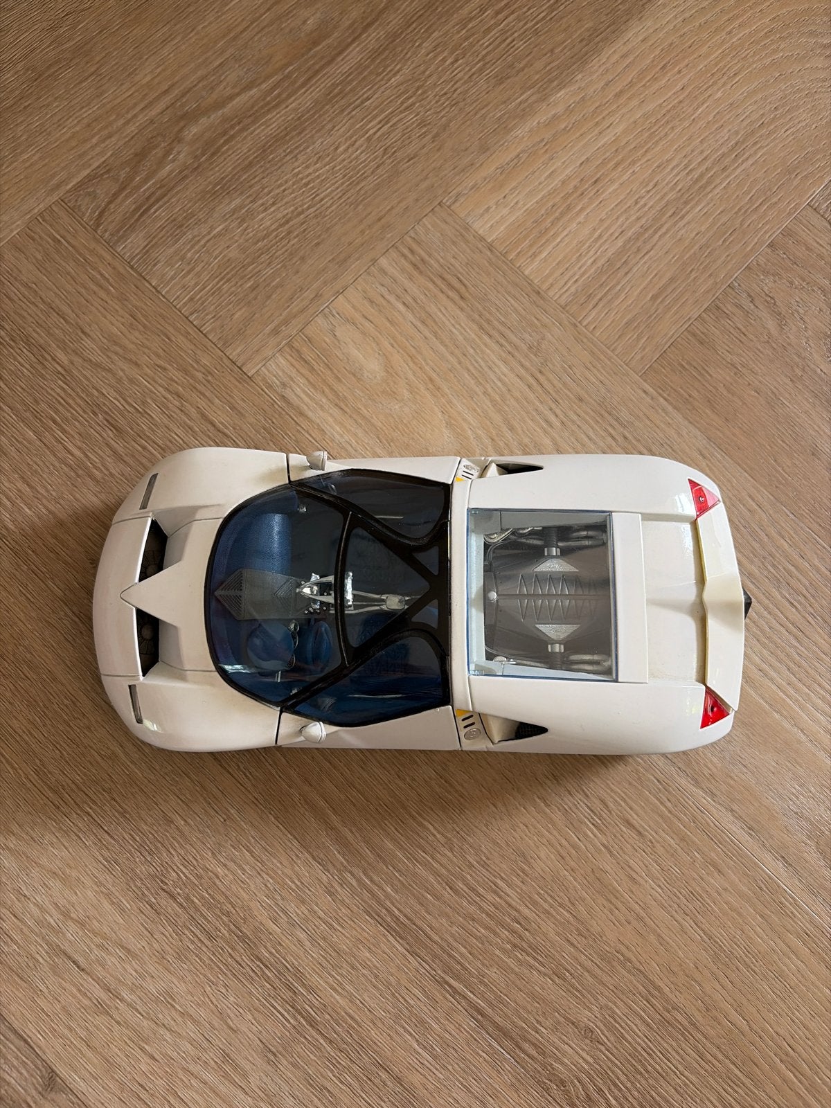 Maisto Ford GT90 Schaalmodel 1:18, Ophalen, Zo goed als nieuw, Auto, Maisto