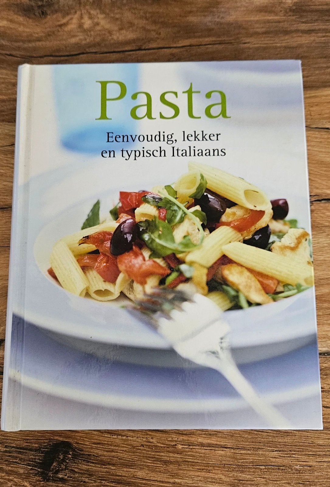 Pasta: Eenvoudig, lekker en typisch Italiaans kookboek, Ophalen of Verzenden, Italië, Onbekend, Hoofdgerechten