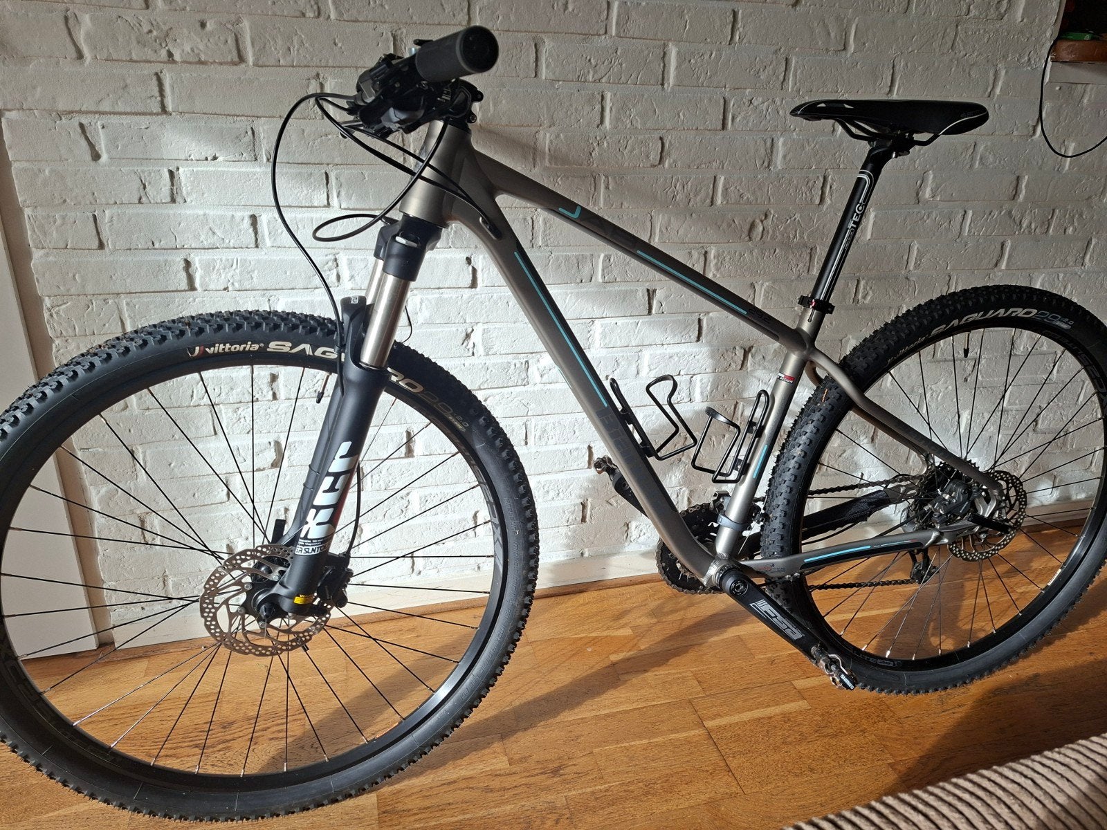 Bianchi JAB-29.2, Hardtail, Zo goed als nieuw, Schijfrem, Ophalen