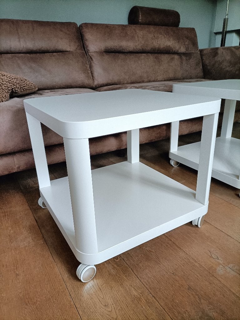 2x IKEA Tingby bijzettafel wit met wielen, Huis en Inrichting, Ophalen, Minder dan 45 cm, Minder dan 55 cm, Gebruikt