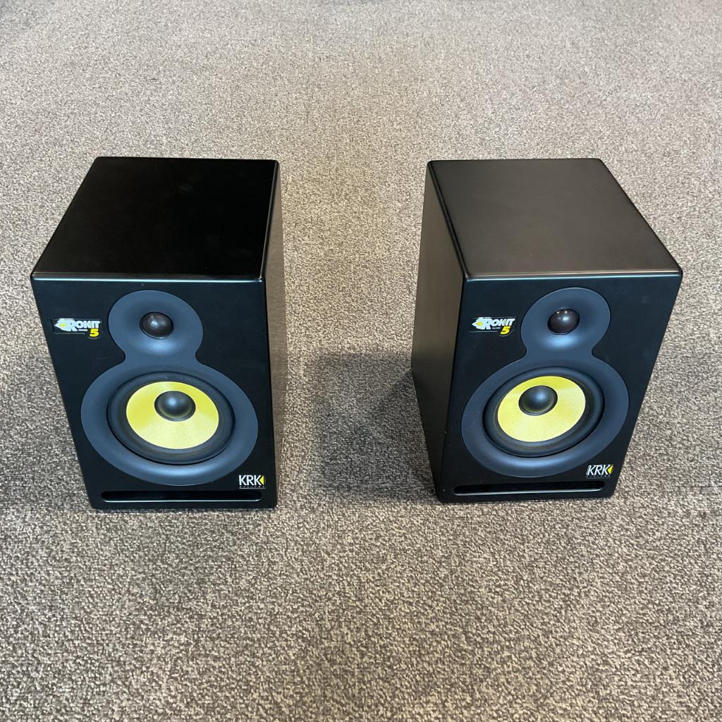 2x KRK Rokit RP5 original speakers houten kast legacy 5 6, Overige merken, Ophalen of Verzenden, Zo goed als nieuw, 120 watt of meer
