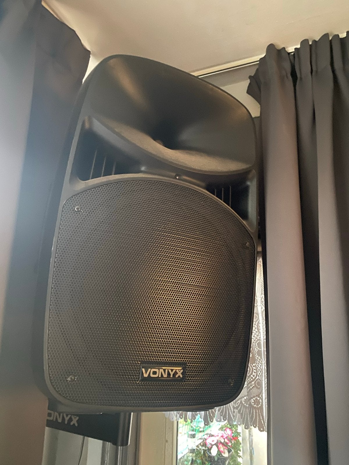 Tekoop zo goed als nieuwe vonyx speakers 1000 wat vermogen