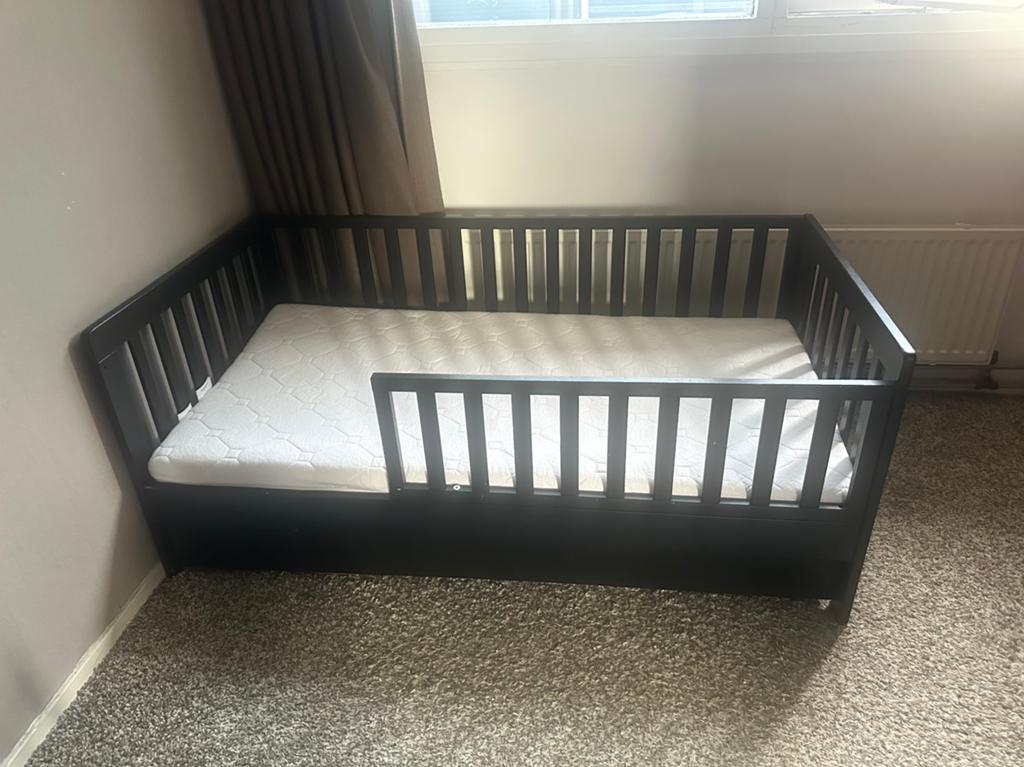 Petit amelie peuterbed met lade en matras. 140x79, Ophalen, 70 tot 85 cm, 140 tot 160 cm, Zo goed als nieuw