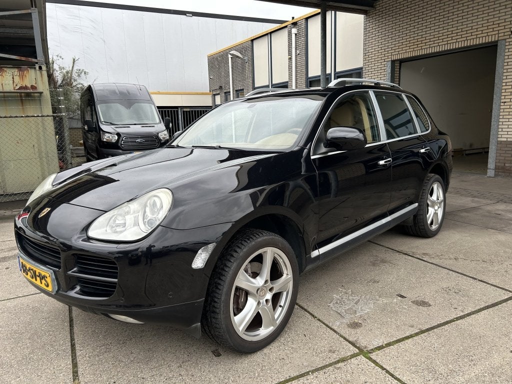Porsche Cayenne 3.2 AUT ZWART (bj 2006, automaat), Cayenne, Gebruikt, 3189 cc, 147 €/maand