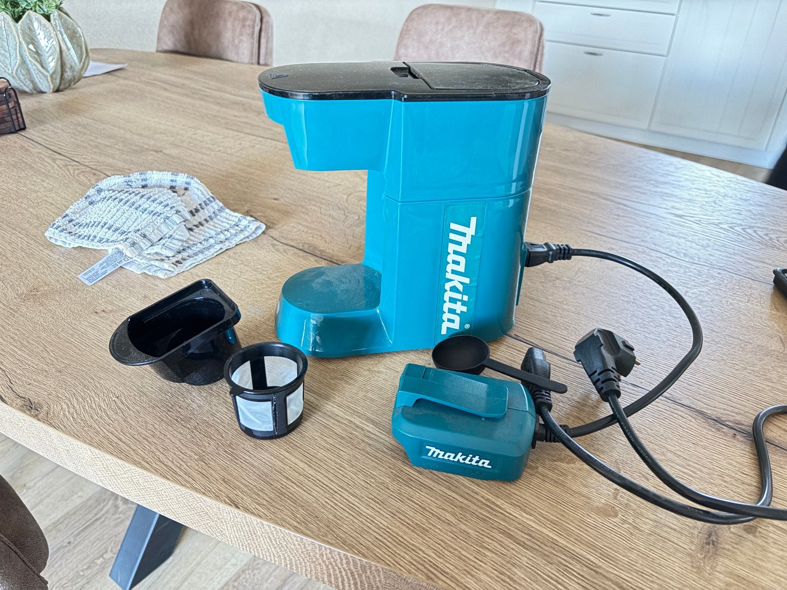 Makita DCM500Z Accu Koffiezetapparaat -nieuw, Witgoed en Apparatuur, Koffiezetapparaten, Gemalen koffie, Ophalen of Verzenden