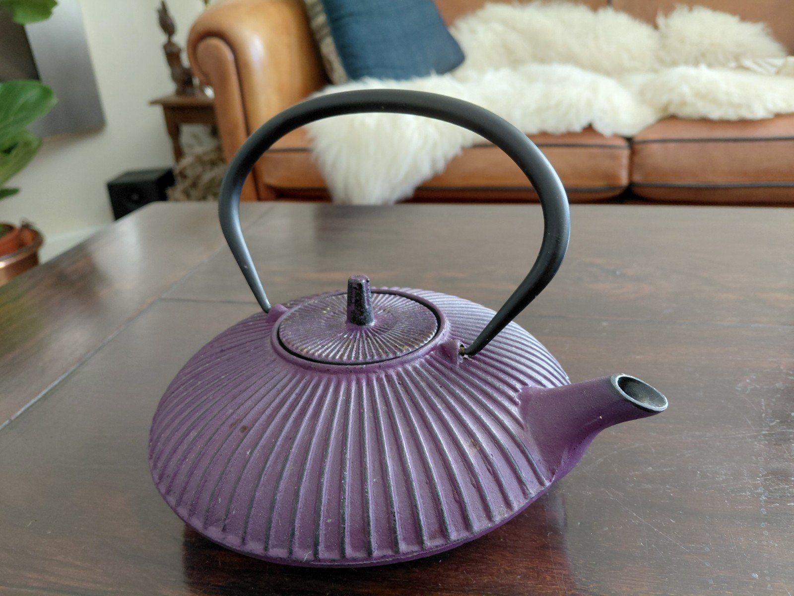Paarse japanse  gietijzeren theepot, Huis en Inrichting, Keuken | Keukenbenodigdheden, Theepot/fluitketel, Paars, Ophalen of Verzenden