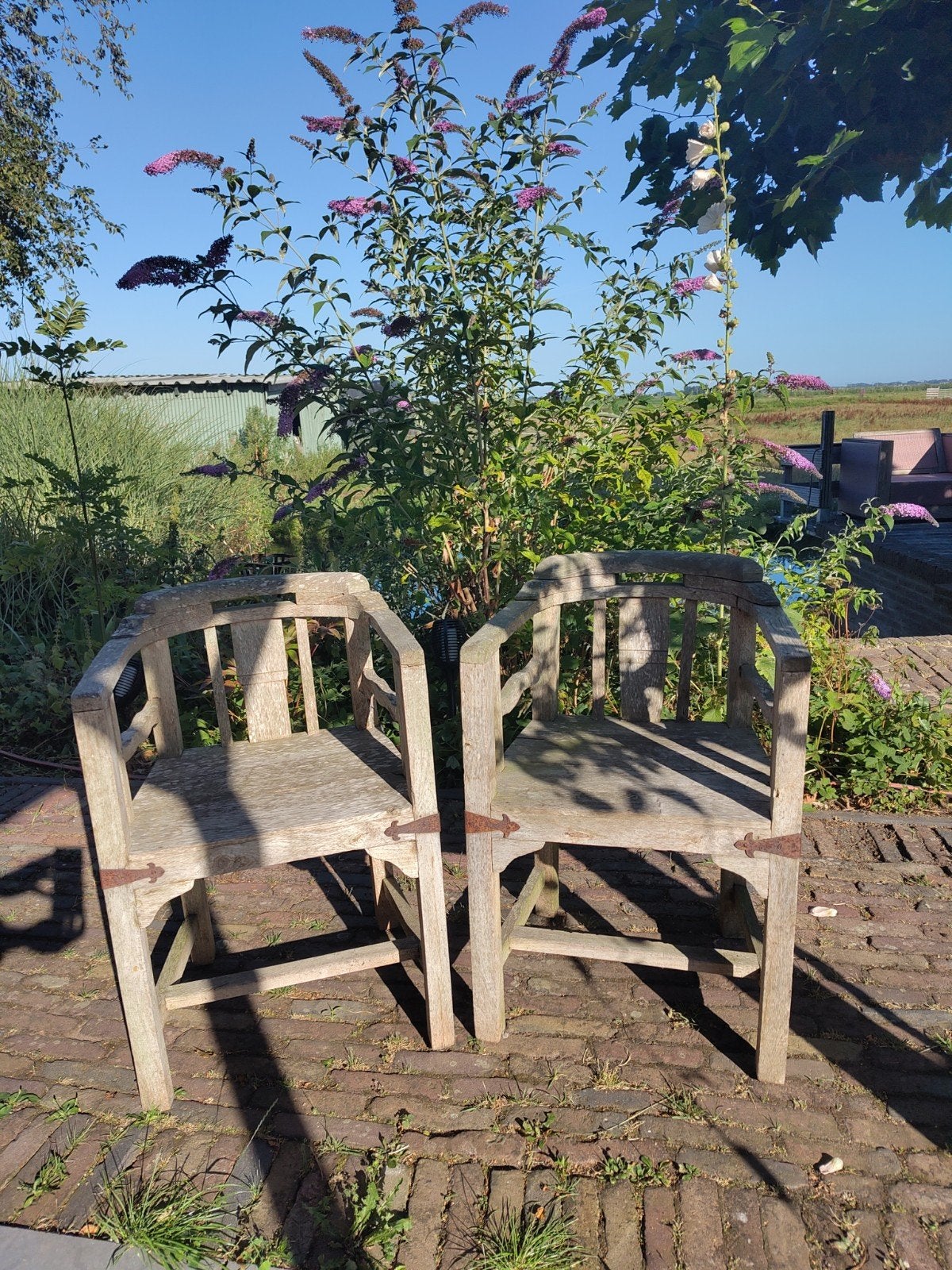 2 robuuste tuinstoelen, Ophalen, Gebruikt, Hout