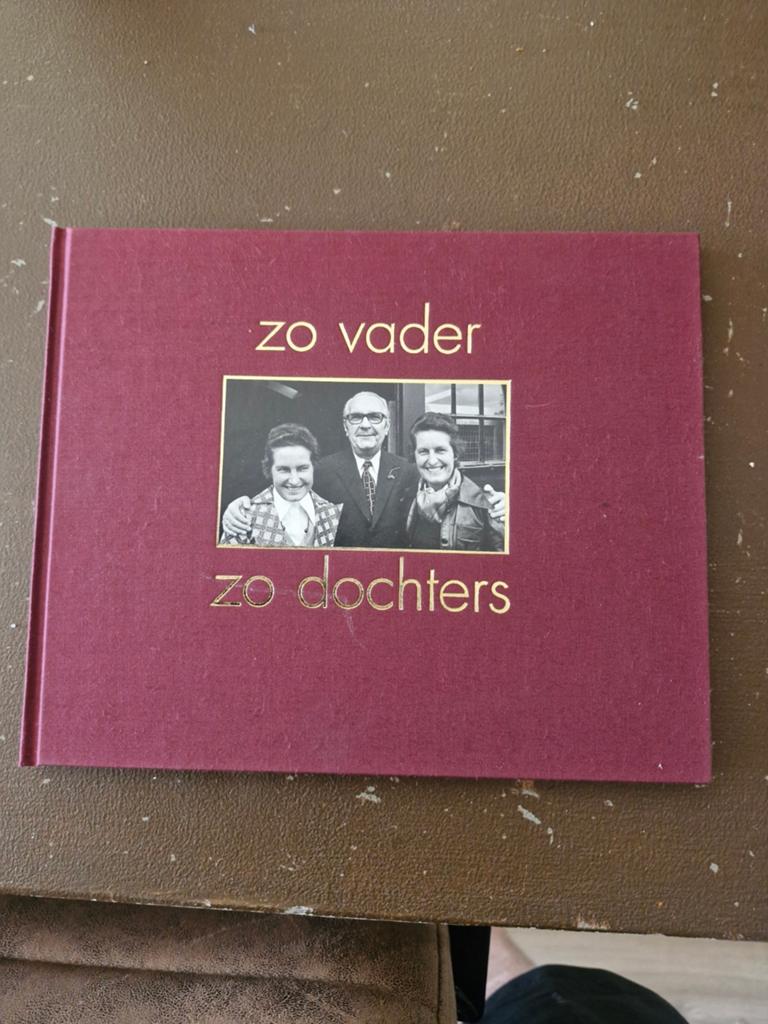 Daf zo Vader Zo Dochters - Boek over Dr. Hub J. van Doorne, Boeken, Ophalen of Verzenden, Zo goed als nieuw, Onbekend, Overige