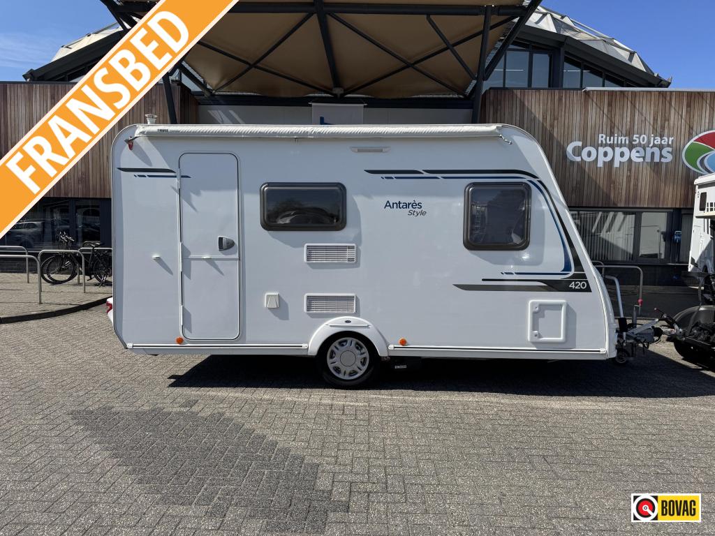 Caravelair Antares Style 420 2018 MOVER + VOORTENT!!!, Caravans en Kamperen, Caravans, Schokbreker, Overige typen, Bedrijf, Treinzit