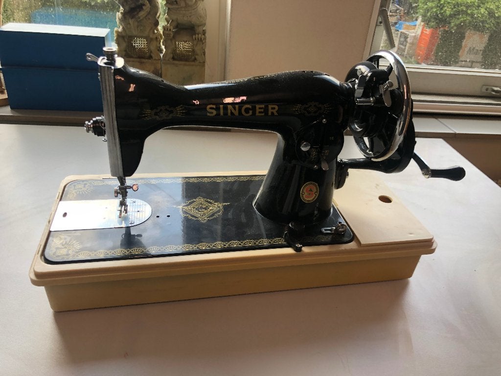 Singer handnaaimachine 2 van 3, Ophalen