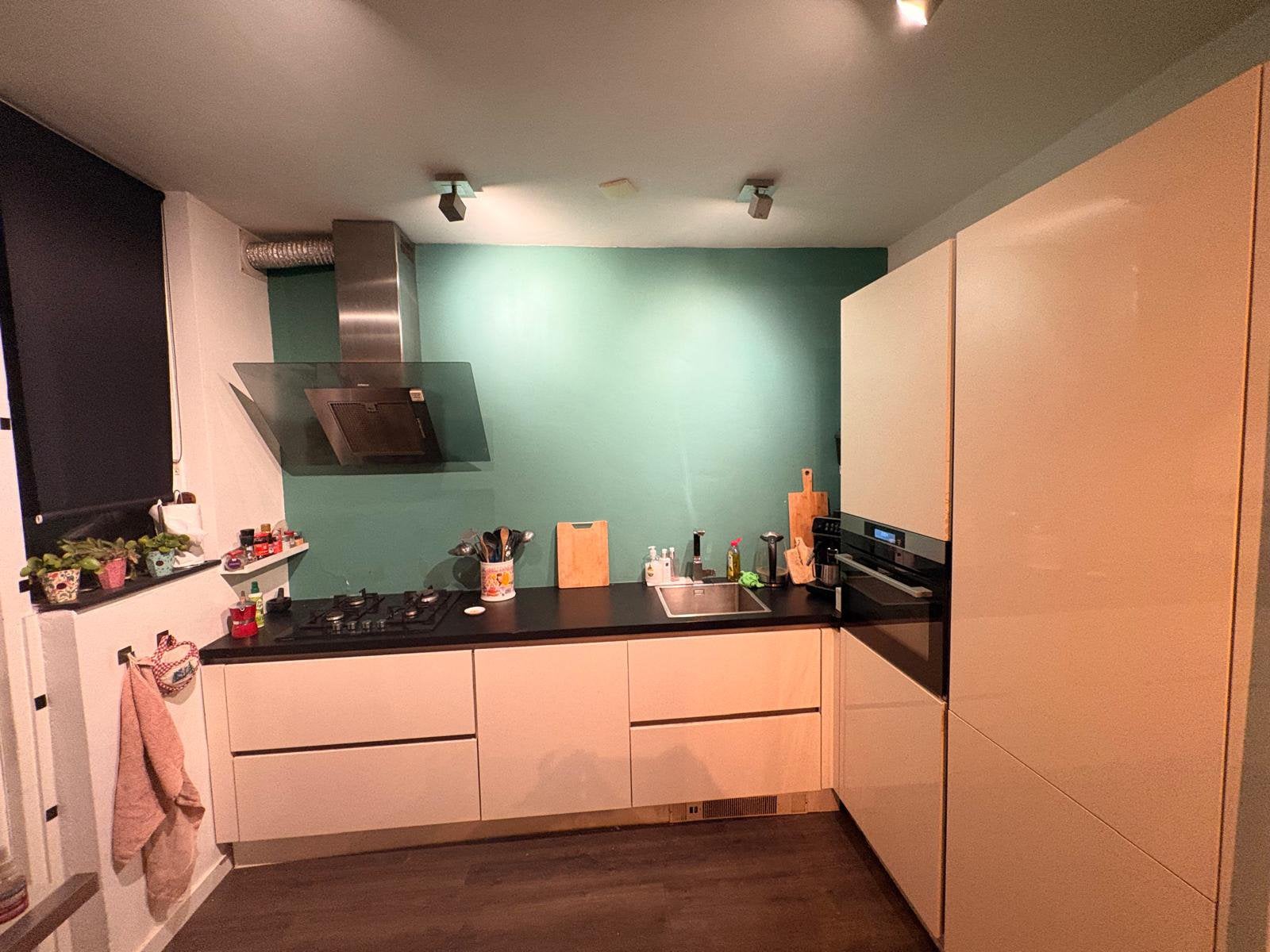 Moderne zwart met witte keuken, Huis en Inrichting, Ophalen, Gebruikt, Wit, Hoekkeuken