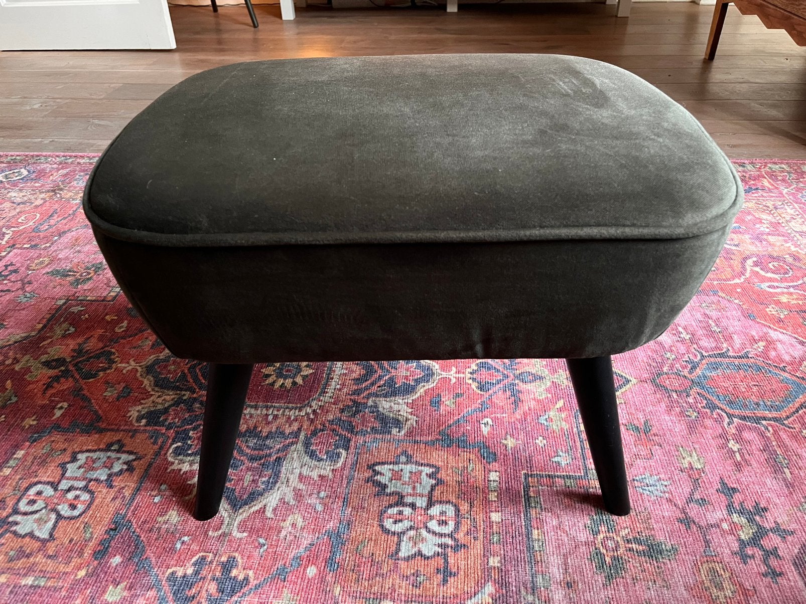 Hocker van Wood, Velvet zacht groen, Huis en Inrichting, Banken | Voetenbanken en Poefen, Ophalen, Minder dan 50 cm, Zo goed als nieuw