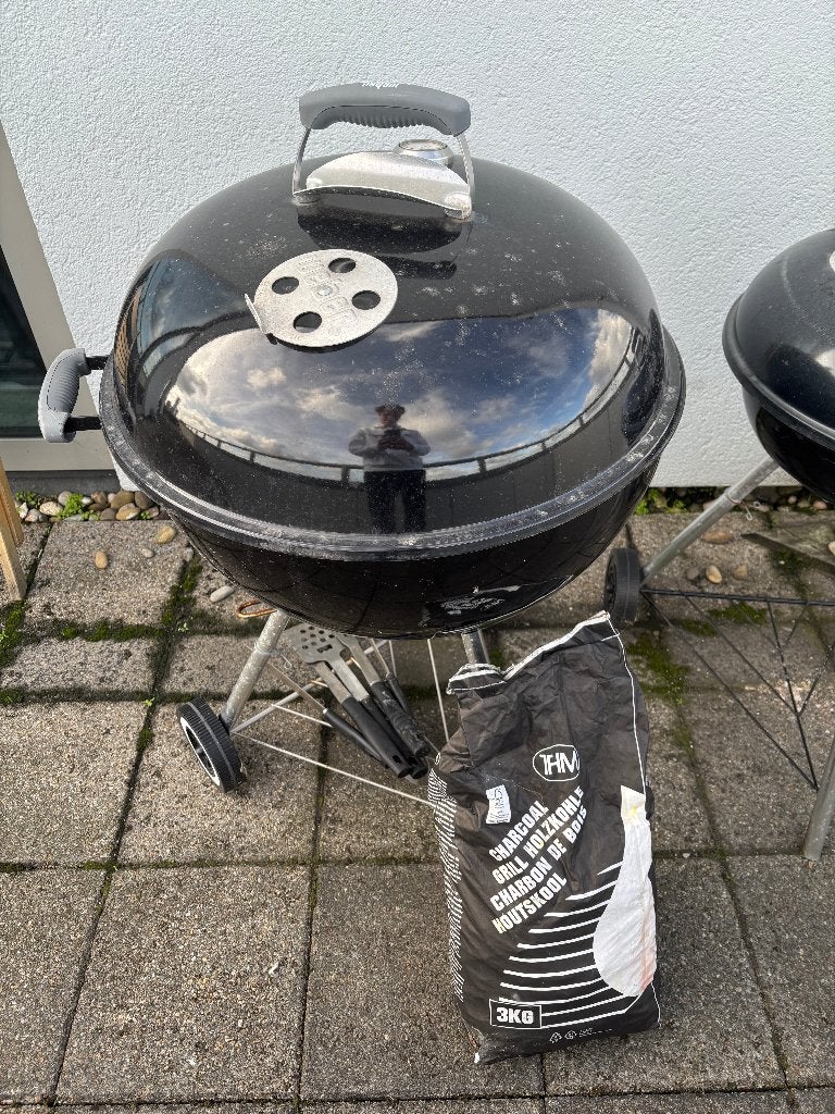 Weber BBQ 58cm incl 3 kg houtskool, Ophalen of Verzenden, Gebruikt, Weber, Met accessoires