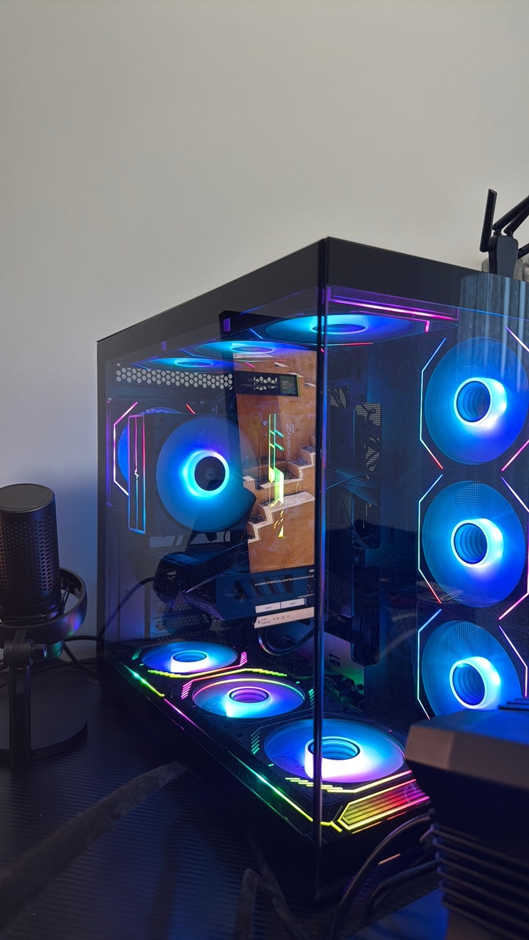 Gaming pc met 4060 en ddr4 32gb ram de pc is custom nieuw, Ophalen, Zo goed als nieuw, Gaming