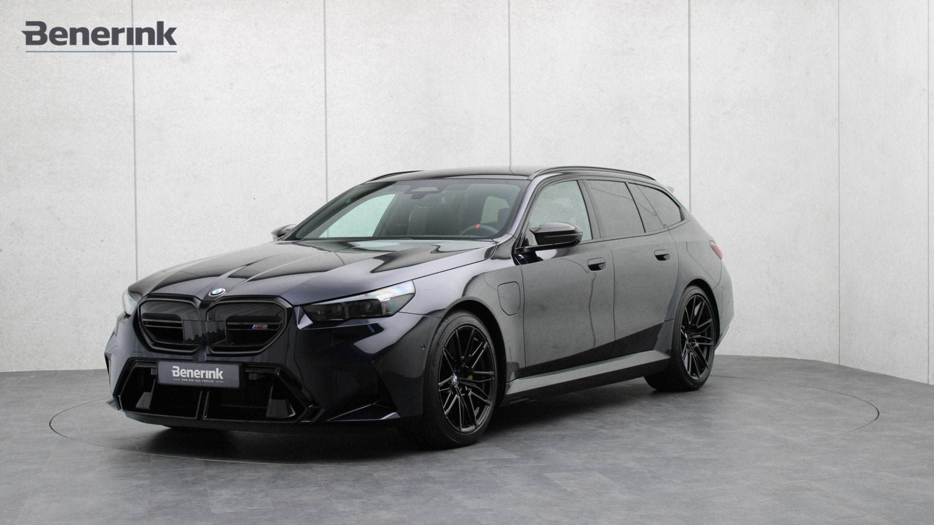 BMW M5 Touring | Ultimate Package | M Drivers Package | Stoe, 12 maanden, Gebruikt, 4395 cc, Zwart