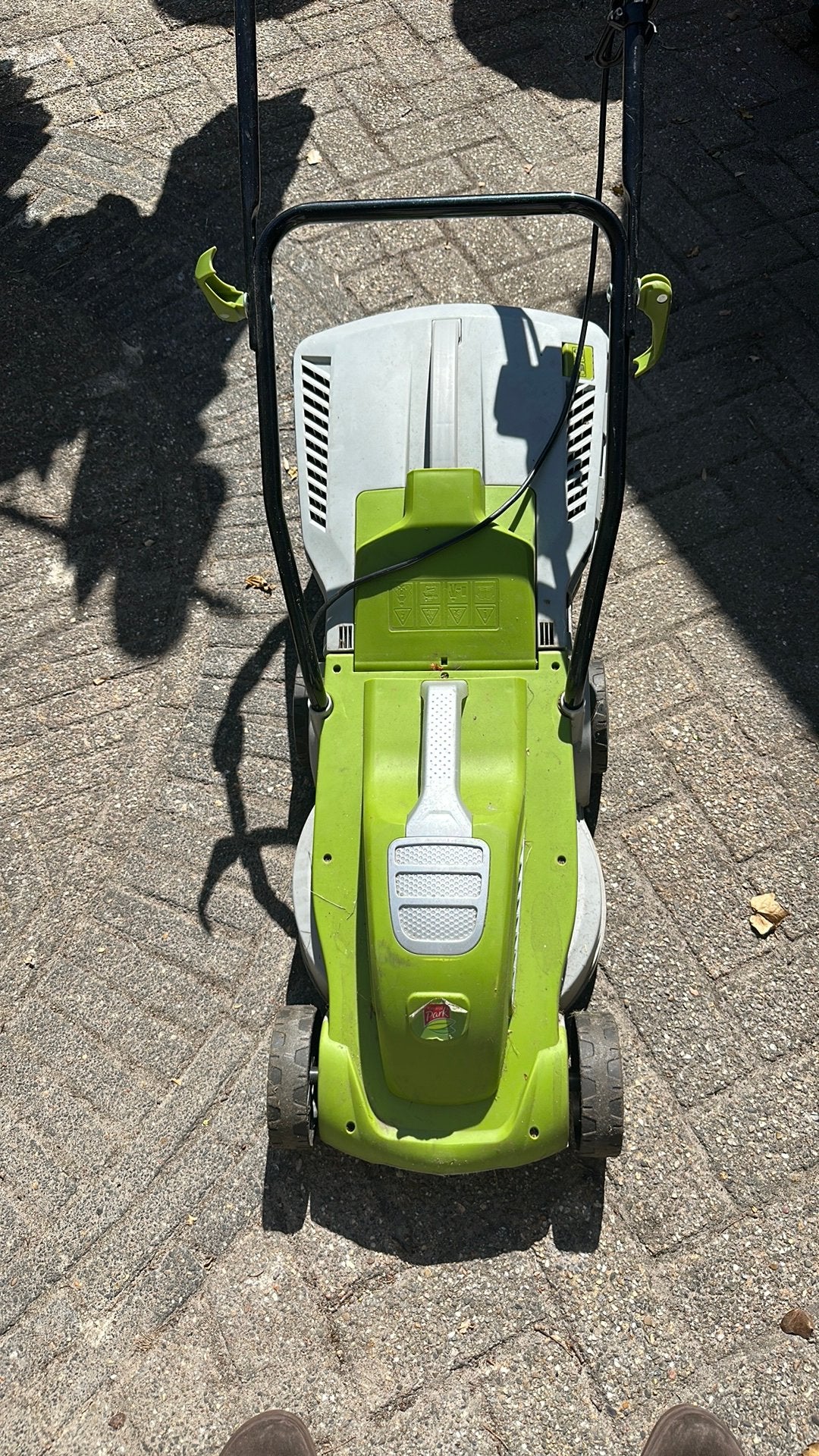 Nog goed werkende Grasmaaier, Tuin en Terras, Ophalen, Zo goed als nieuw, Opvangbak