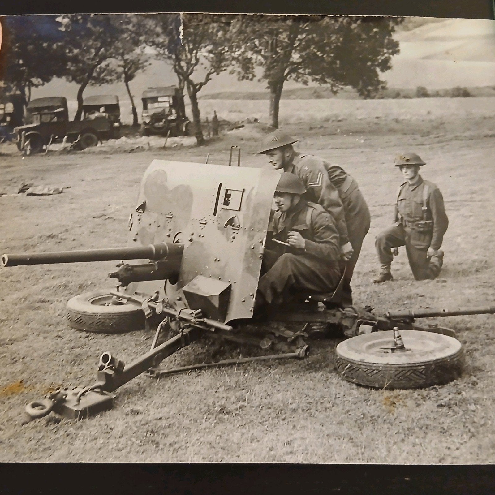 Britse Persfoto 2 Pounder Anti-Tank Gun Wo2, Ophalen of Verzenden, Engeland