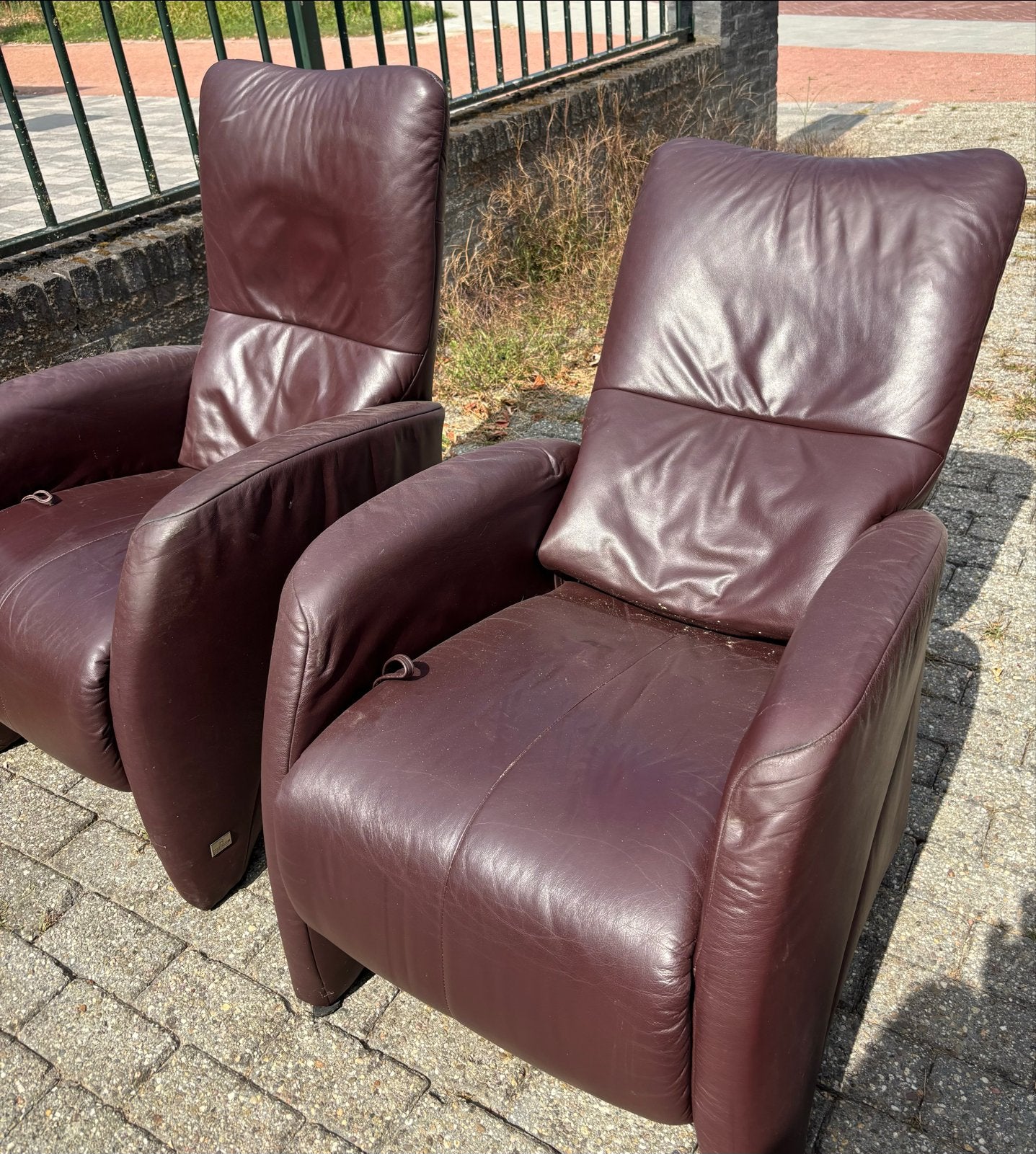 Twee comfortabele bruine leren relax fauteuils, Ophalen, Gebruikt, 50 tot 75 cm, Leer