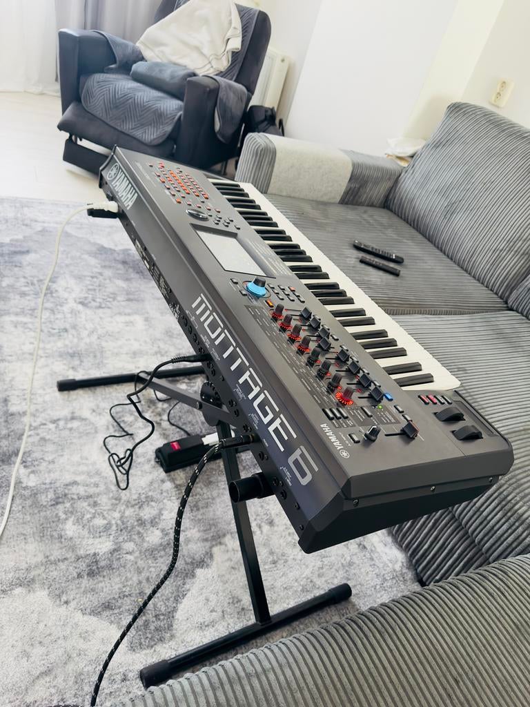 Yamaha Montage 6 Synthesizer, Yamaha, Ophalen of Verzenden, Met standaard, 61 toetsen