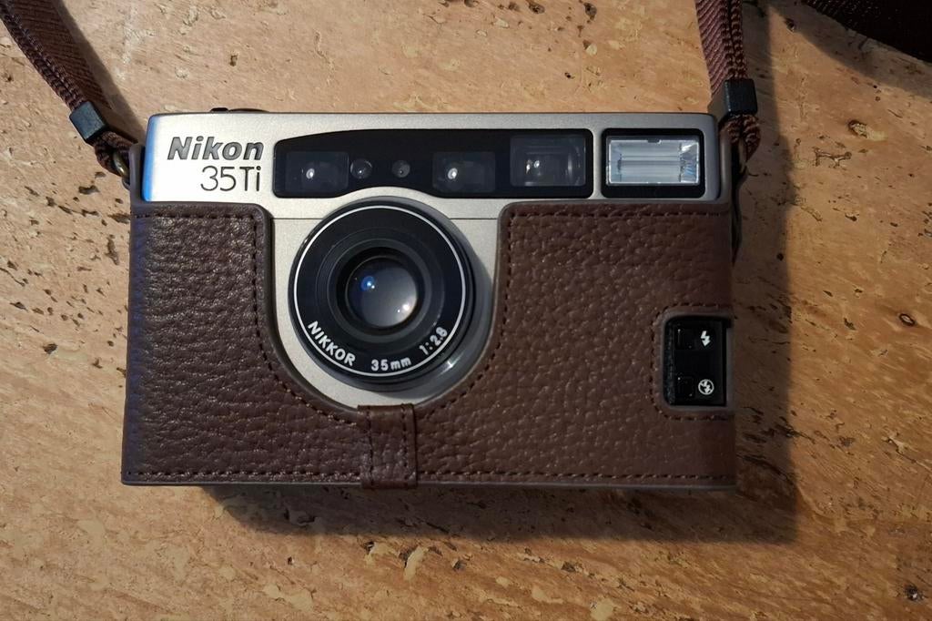 Nikon 35Ti compactcamera - Klassieke analoge fotografie, Audio, Tv en Foto, Fotocamera's Analoog, Ophalen of Verzenden