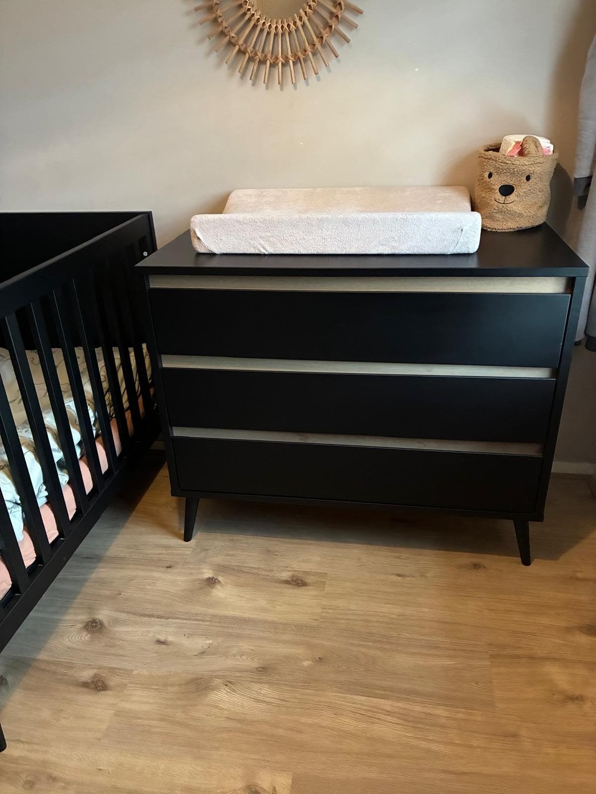 Complete babykamer: ledikant, commode en kledingkast, Kinderen en Baby's, Kinderkamer | Complete kinderkamers, Ophalen, Zo goed als nieuw