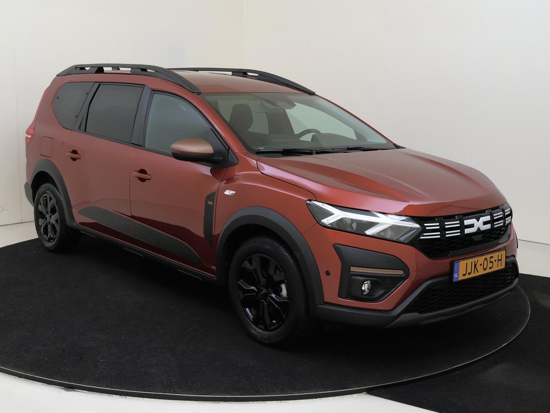 Dacia Jogger 1.0 TCe 110 Extreme 7p. | Sensoren met Camera A, Auto's, Voorwielaandrijving, Stof, Gebruikt, Euro 6