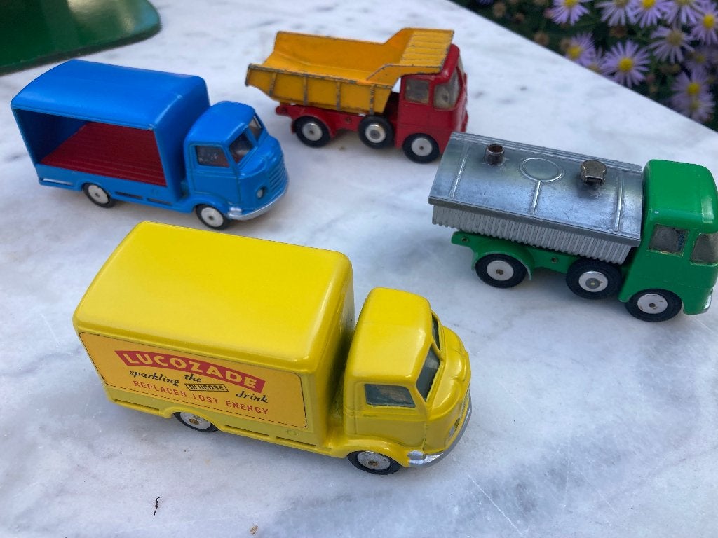 corgi toys 4x, Hobby en Vrije tijd, Ophalen of Verzenden, Gebruikt, Bus of Vrachtwagen, Corgi