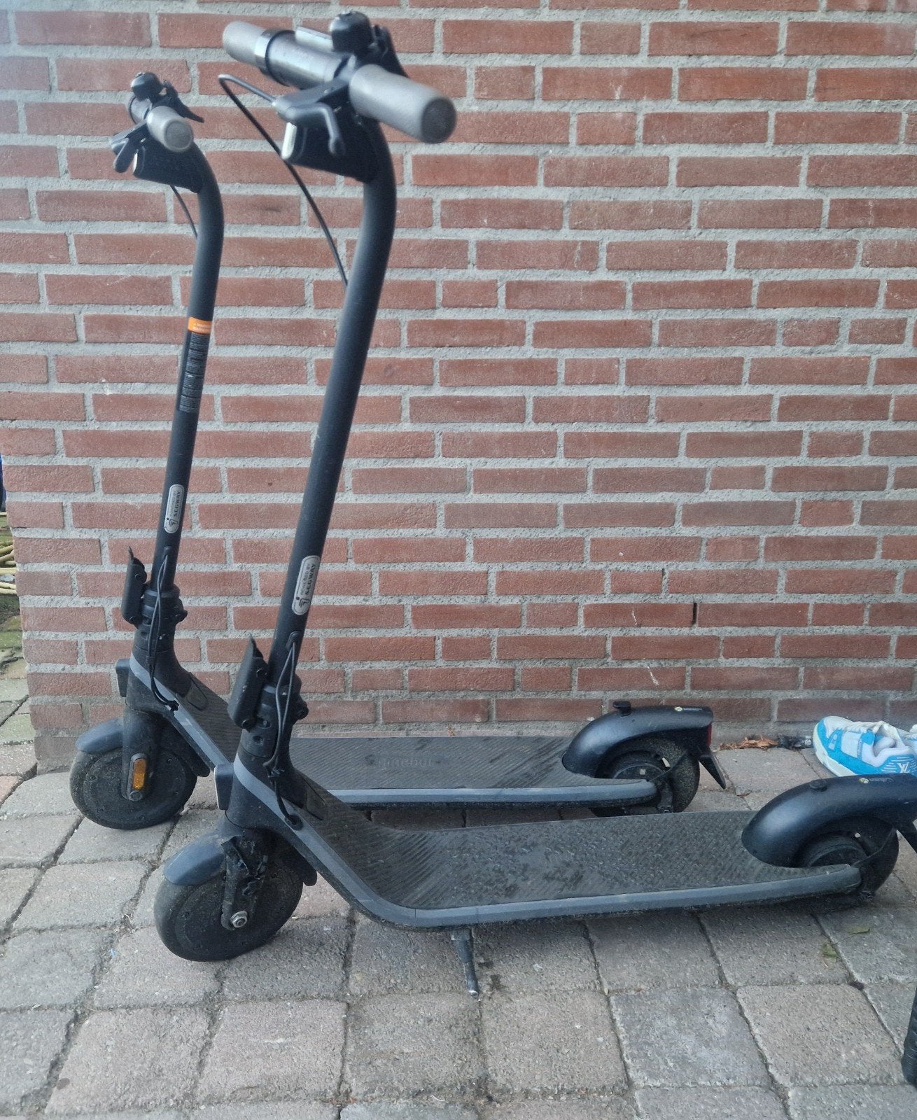 2 Ninebot elektrische steps: 1 werkend, 1 voor onderdelen., Ophalen, Gebruikt, Elektrische step (E-scooter), Ninebot