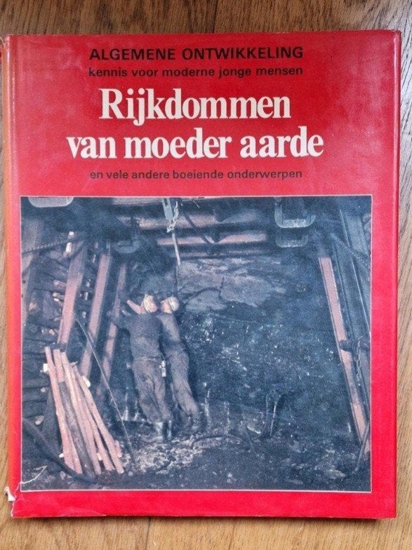 Rijkdommen van moeder aarde, Ophalen of Verzenden, Gelezen, Natuur algemeen