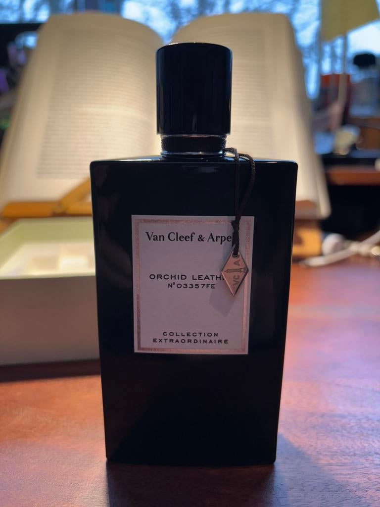 Orchid Leather - Van Cleef & Arpels, Verzenden