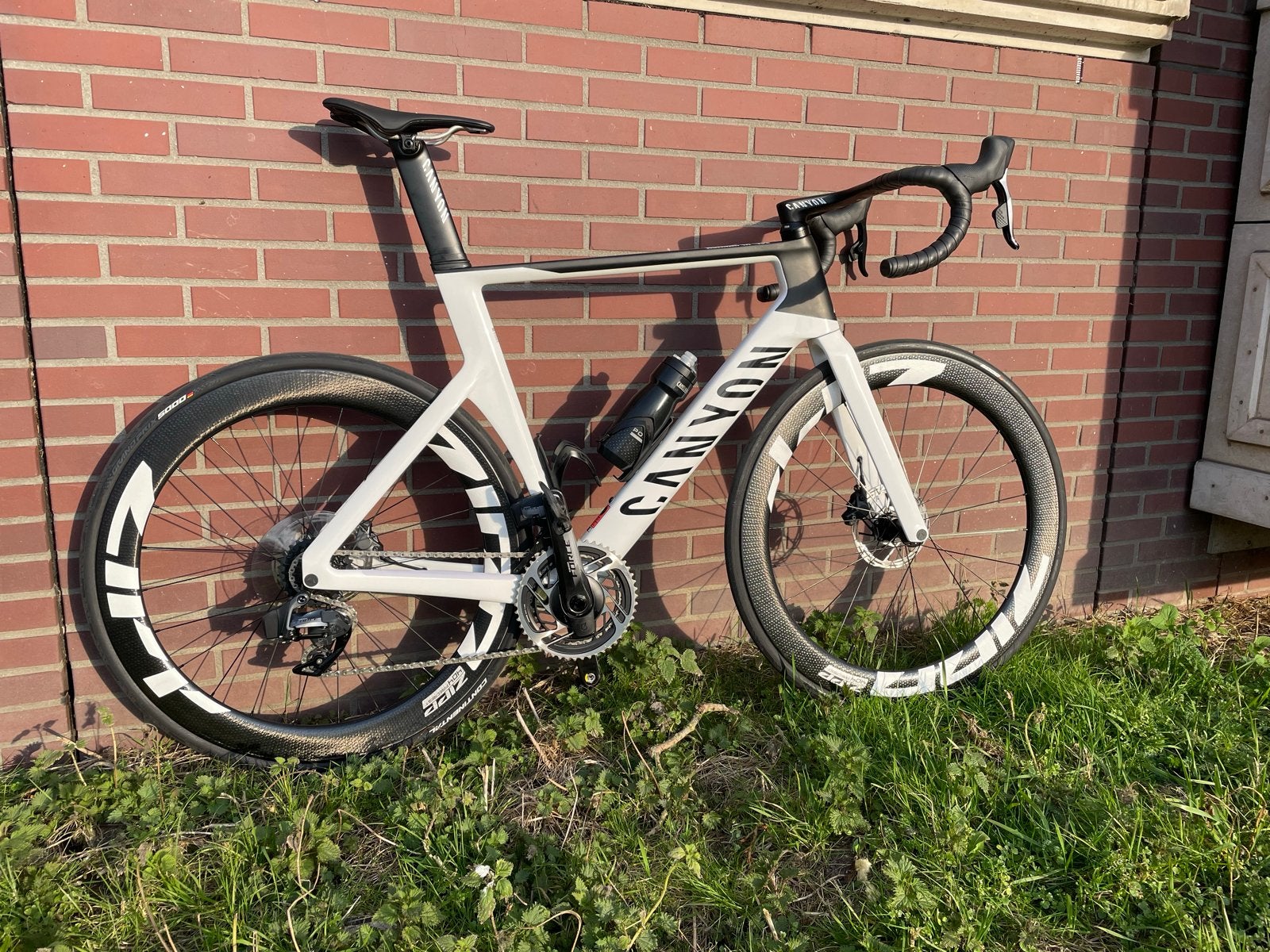 Canyon Aeroad CF SLX Disc 8.0 eTap-maat L-2022, 28 inch, Carbon, Heren, Zo goed als nieuw