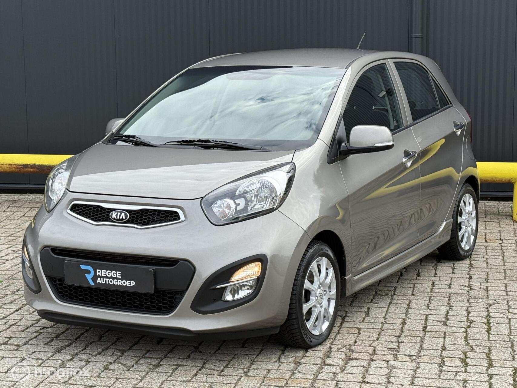 Kia Picanto 1.2 CVVT BusinessLine STOELVERWARMING, Voorwielaandrijving, Gebruikt, 4 cilinders, Bruin