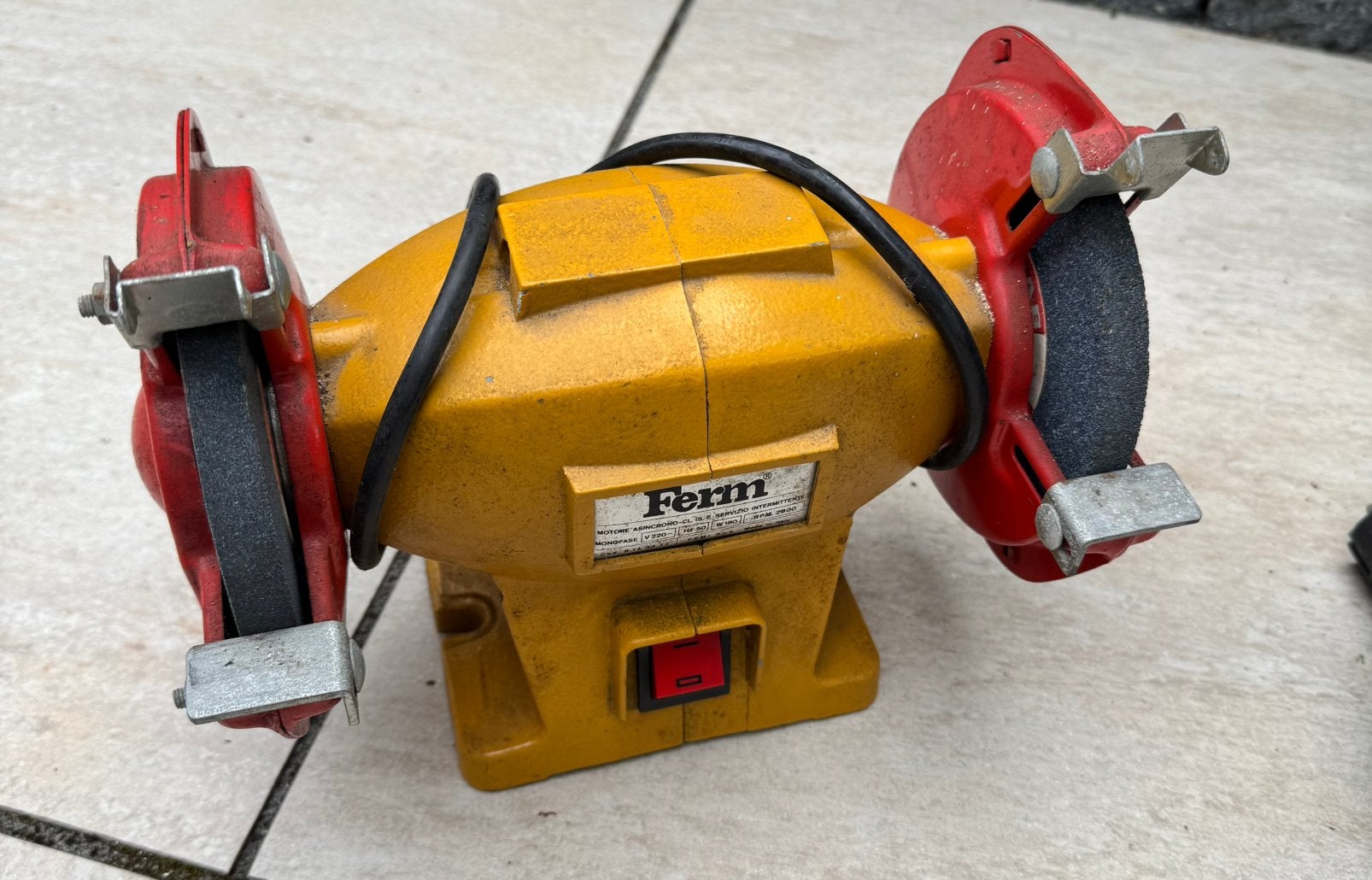 Slijptol Ferm werkbankslijper F.E.M.I. femi RPM 2800, Ophalen of Verzenden, Gebruikt, Minder dan 700 watt, Werkbankslijpmachine